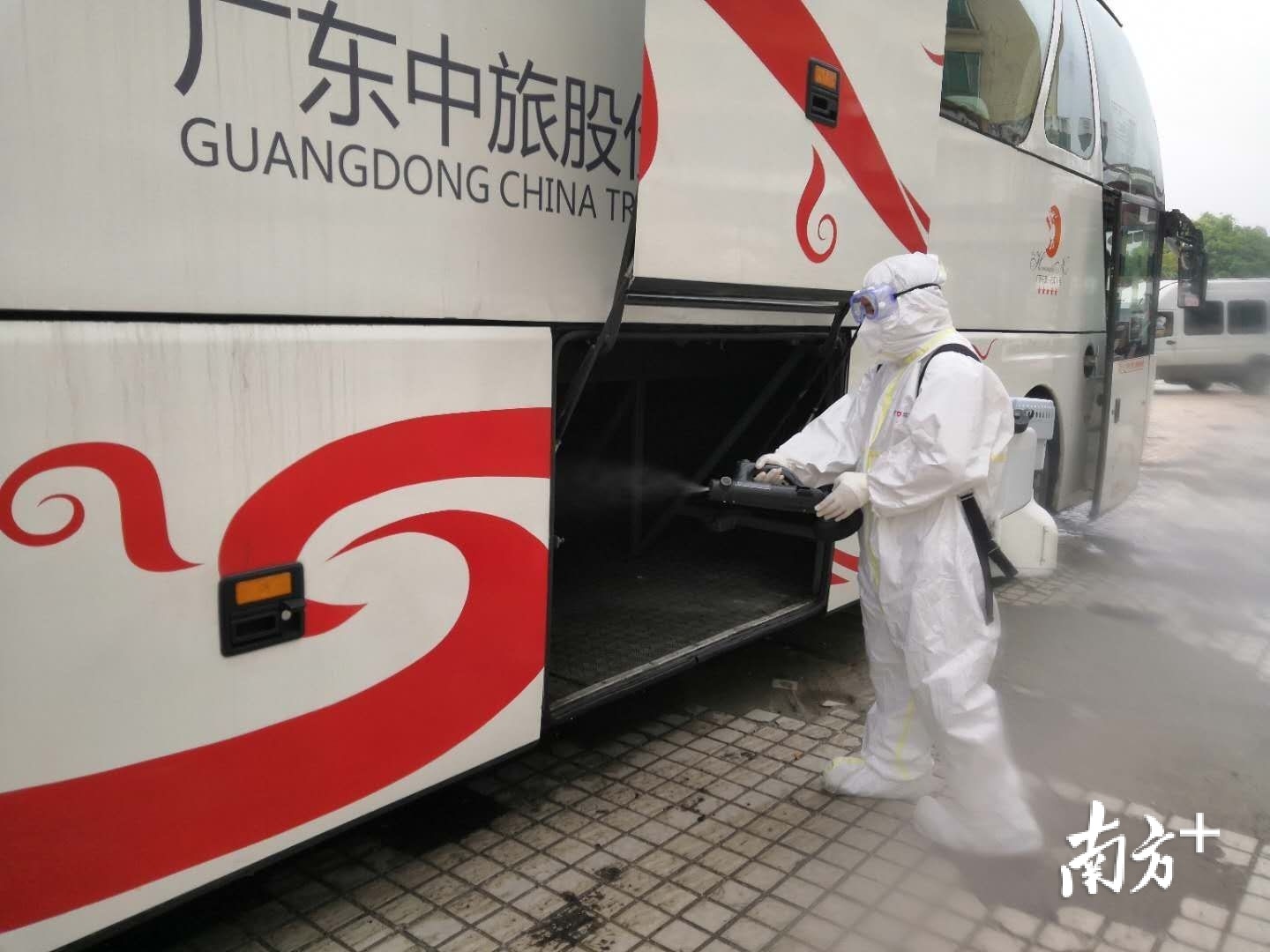 广州一飞机有27人感染,飞广州一航班8人确诊