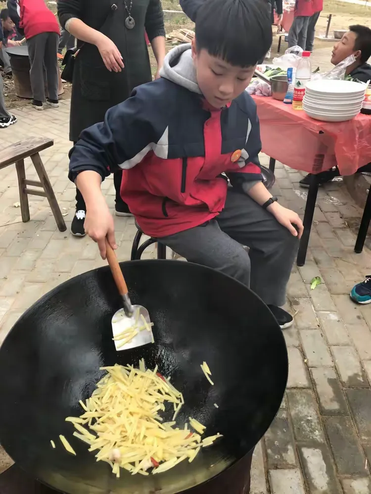 我来教教大家“跑得快怎么样才能赢”科技辅助神器手机版教程-第1张图片