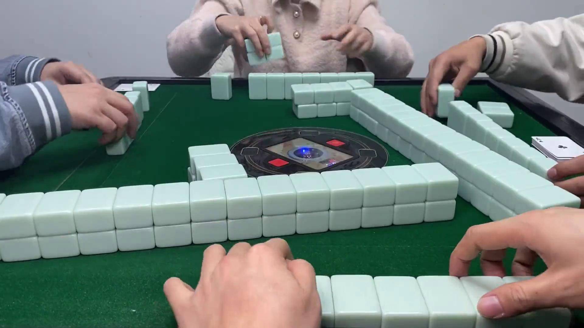 独家脚本实测“贵州捉鸡麻将开挂神器”开挂(透视)辅助教程-第1张图片