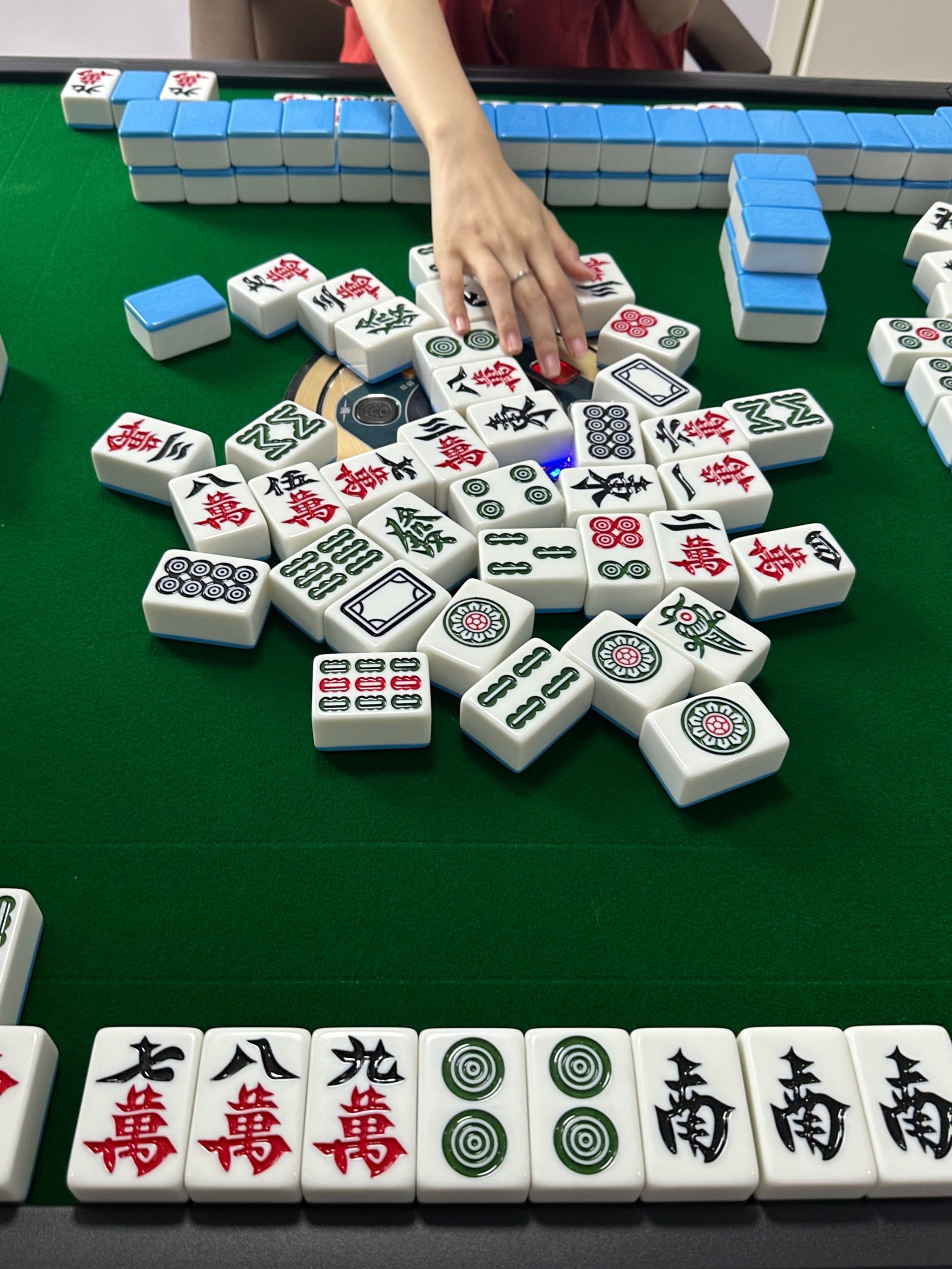 一键必胜“哈儿麻将开挂神器安卓版	”分享用挂教程-第2张图片