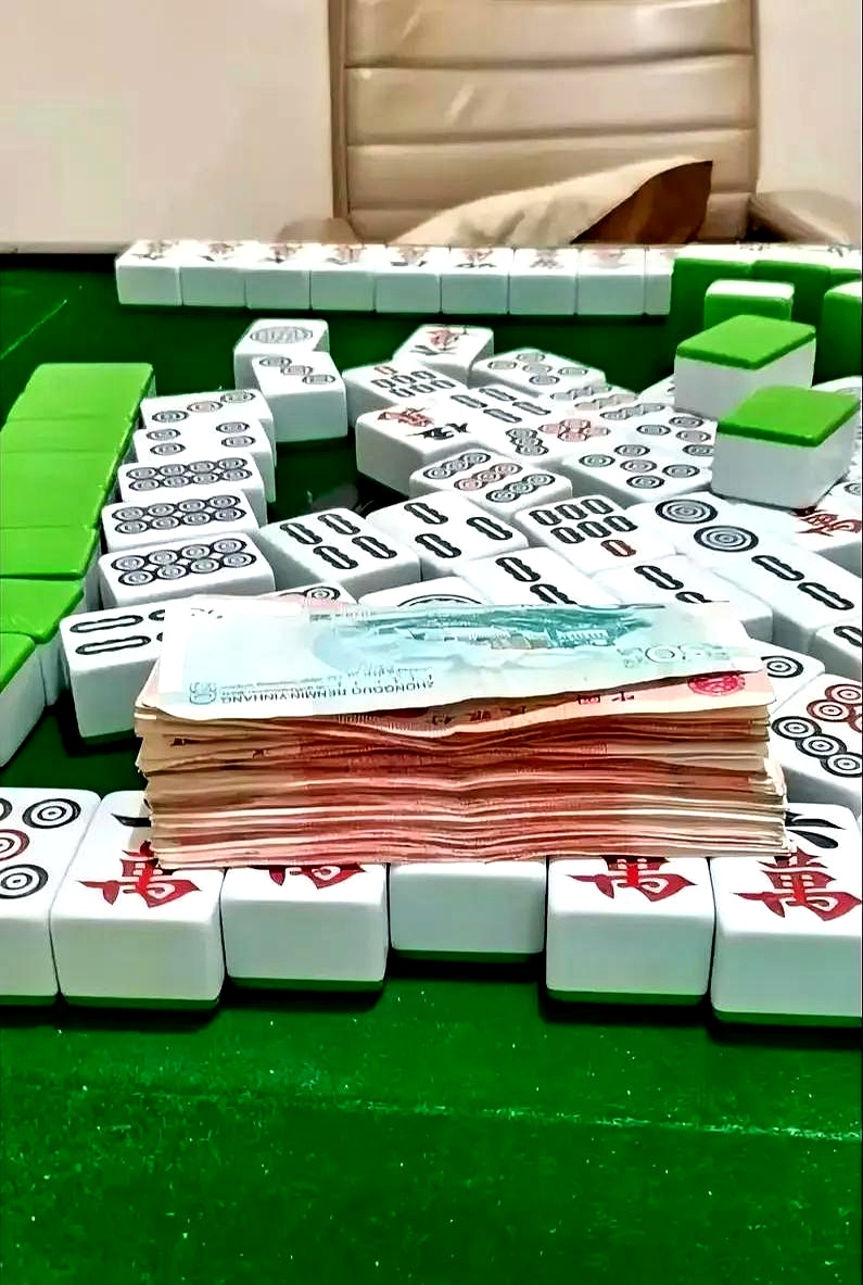 玩家攻略“小程序雀神麻将软件只赢不输是真的吗”开挂神器安装下载-第2张图片